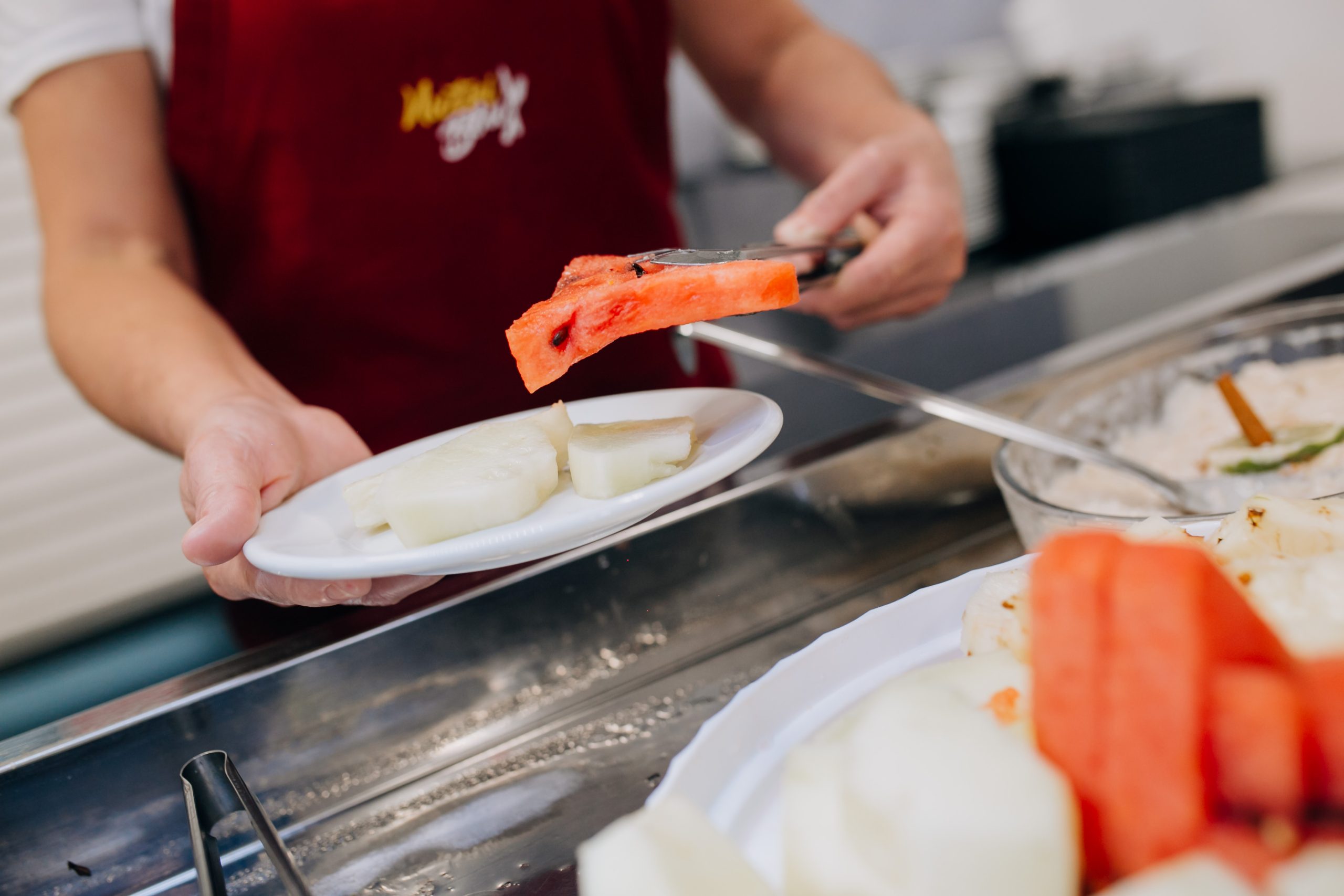 Como a alimentação influencia o desempenho dos colaboradores na Nutriblu Gastronomia Empresarial